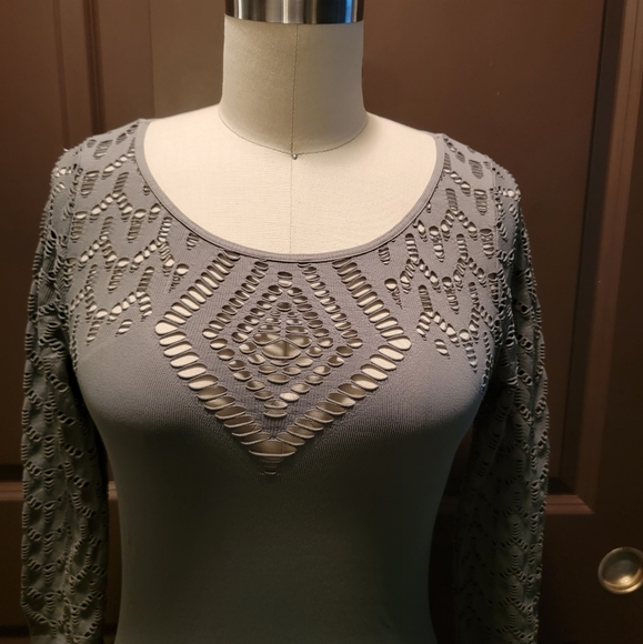 BEBE SEXY LASER CUT BODYCON DRESS✨HOST PICK✨ - Picture 3 of 7